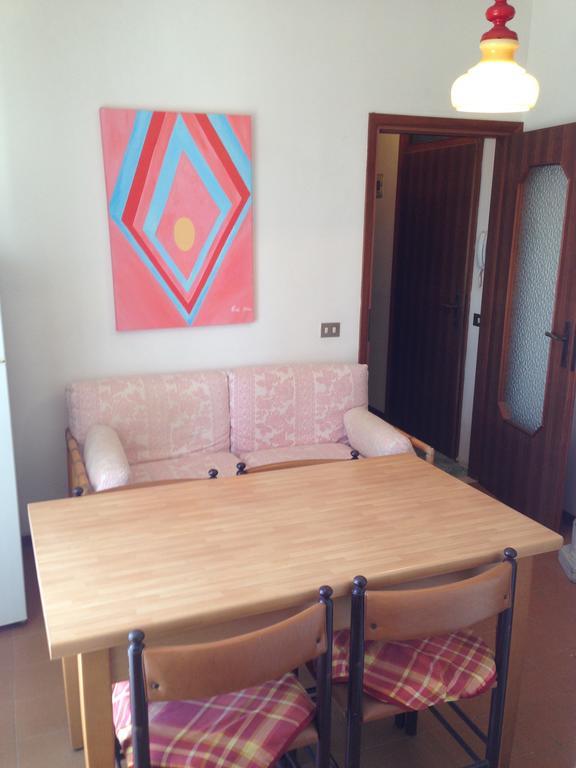 Residence Gallo - Walterigato Apartments Per Solo Famiglie Τζεσόλο Λίντο Δωμάτιο φωτογραφία