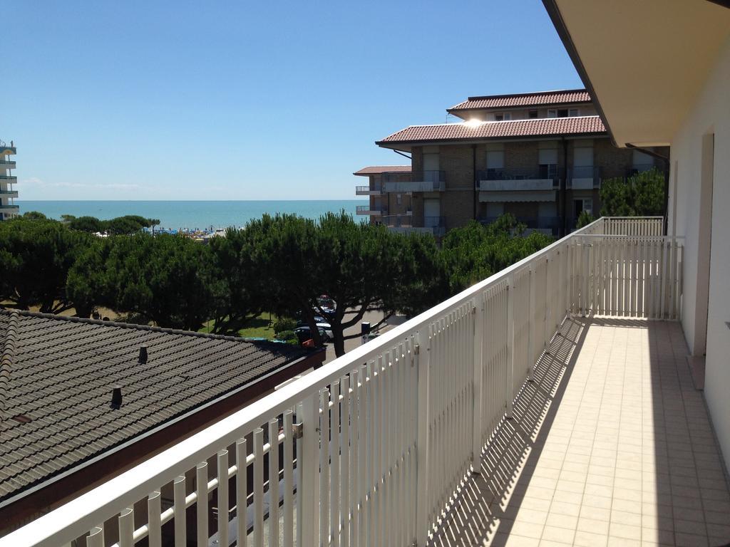 Residence Gallo - Walterigato Apartments Per Solo Famiglie Τζεσόλο Λίντο Δωμάτιο φωτογραφία